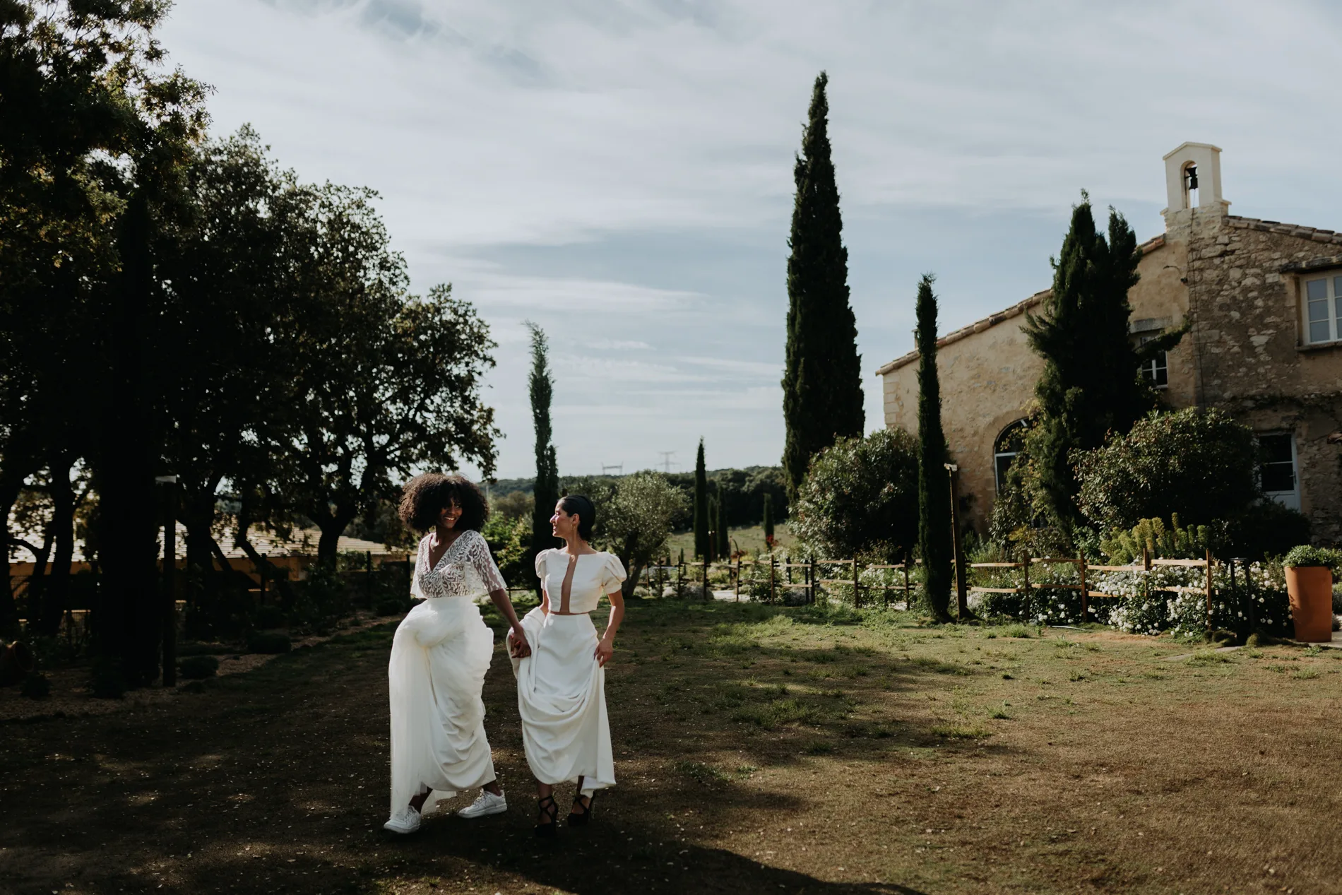 photographe mariage dordogne - lieu de reception mariage dordogne - photographie couple femmes