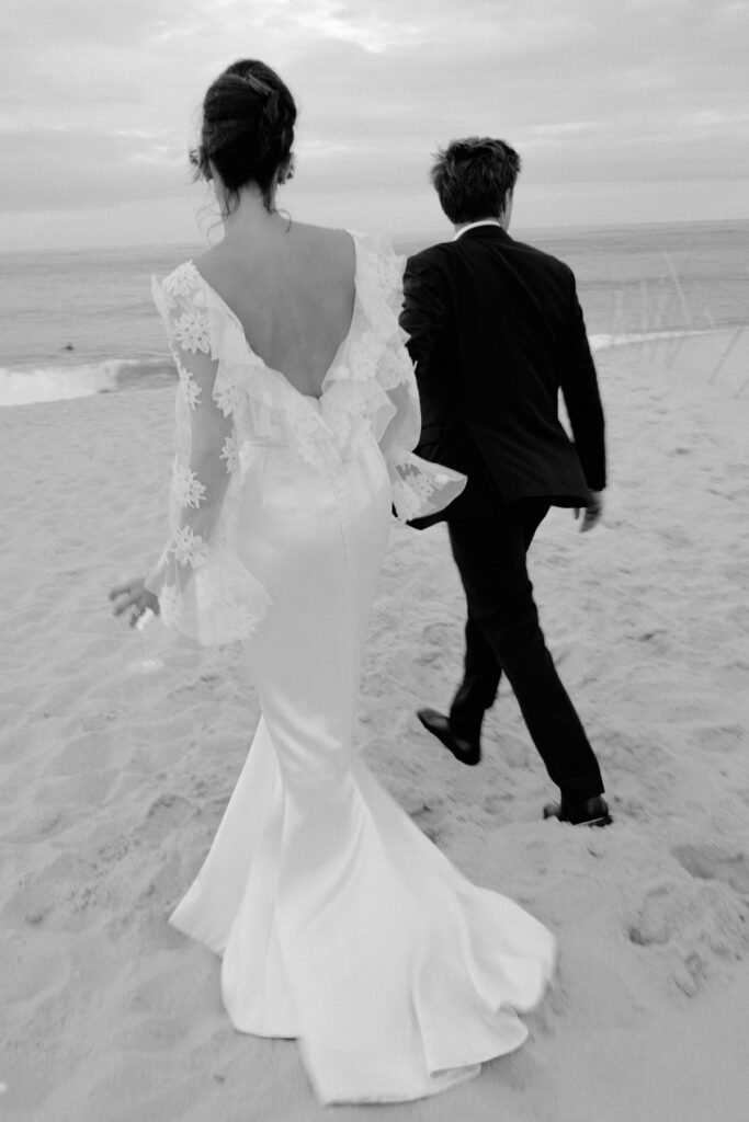 Couple portrait in black and white with a  wedding photographer in the South of France