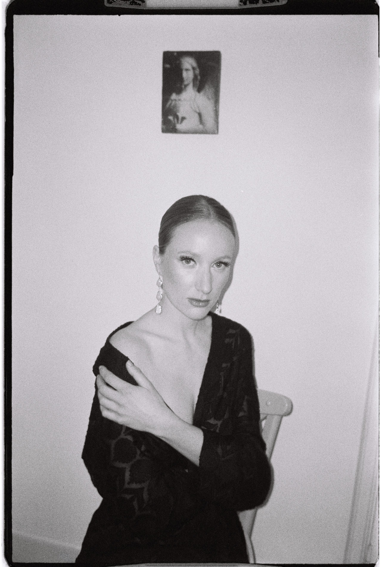 Film wedding photography and Bridal portrait in black and white at Pont Bourguet near Toulouse