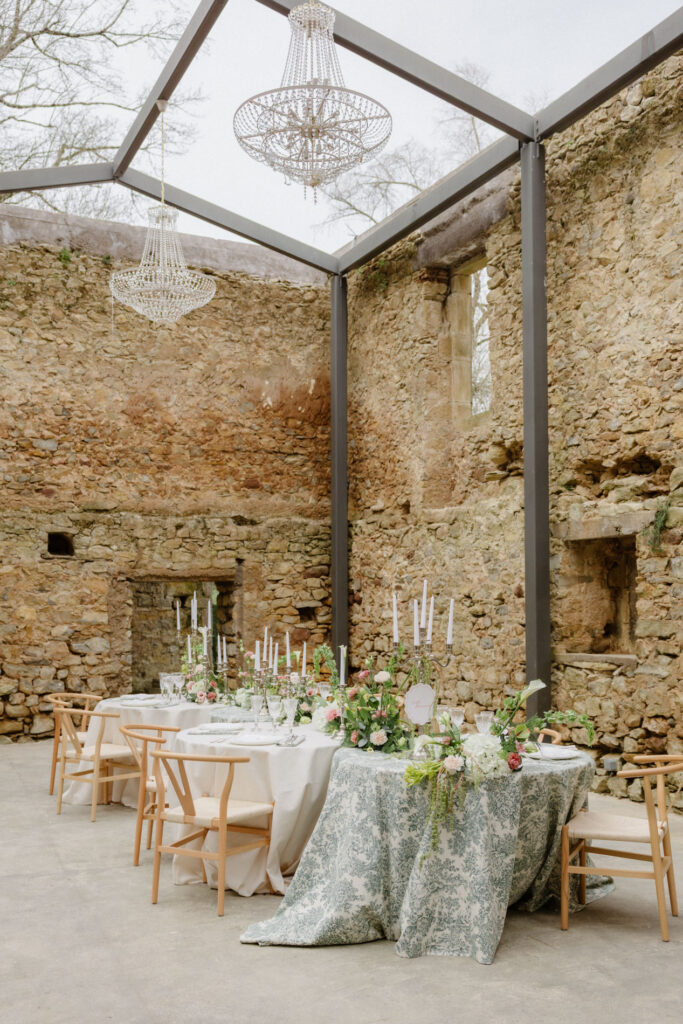 Wedding table setting at Pont Bourguet near Toulouse, South of France
