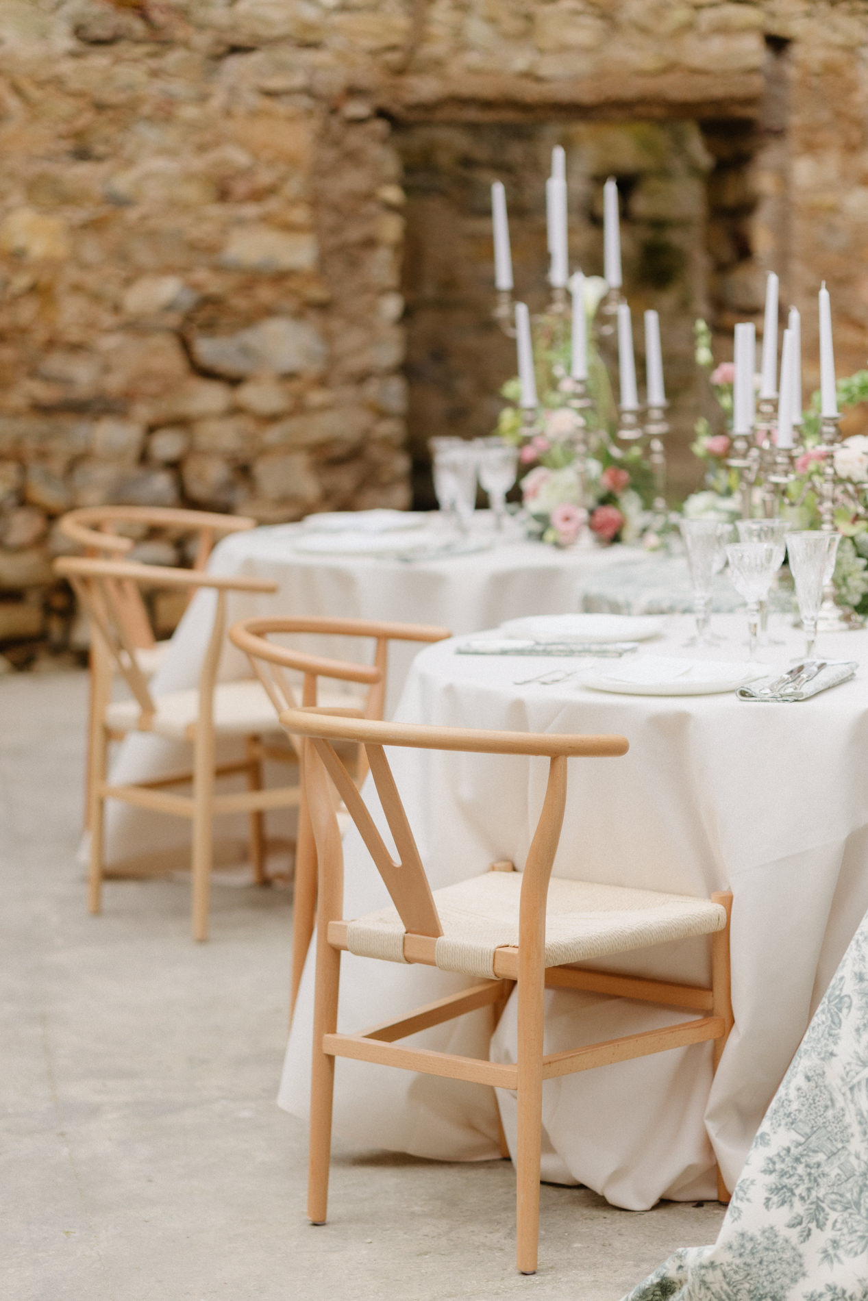 Wedding table setting at Pont Bourguet near Toulouse, South of France
