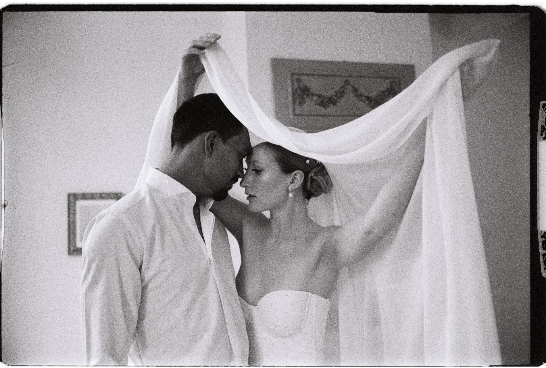 Black and White Film photography wedding moment at Pont Bourguet near Toulouse
