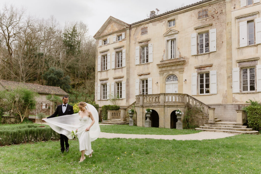 Editorial wedding at Pont Bourguet near Toulouse, South of France