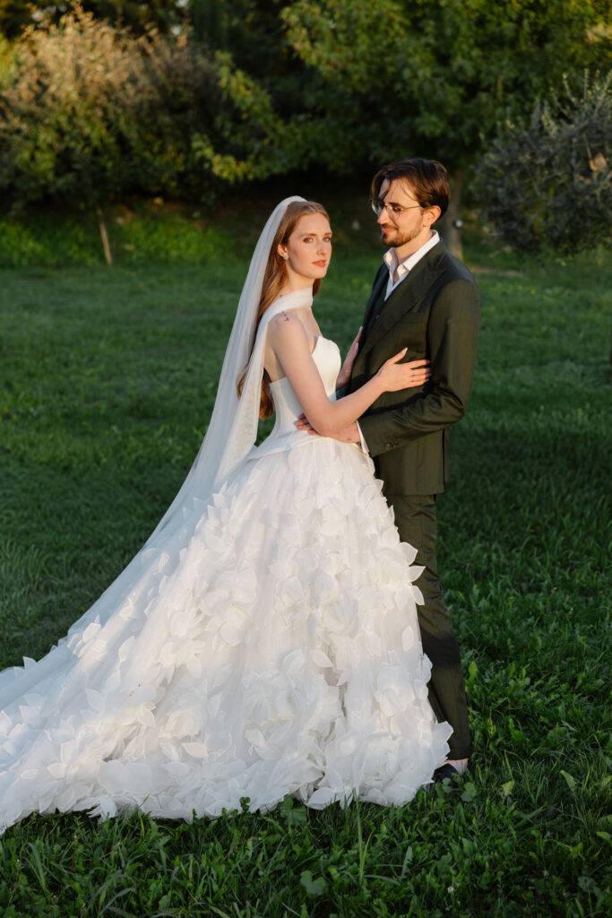 bride and groom portrait in Avignon Provence