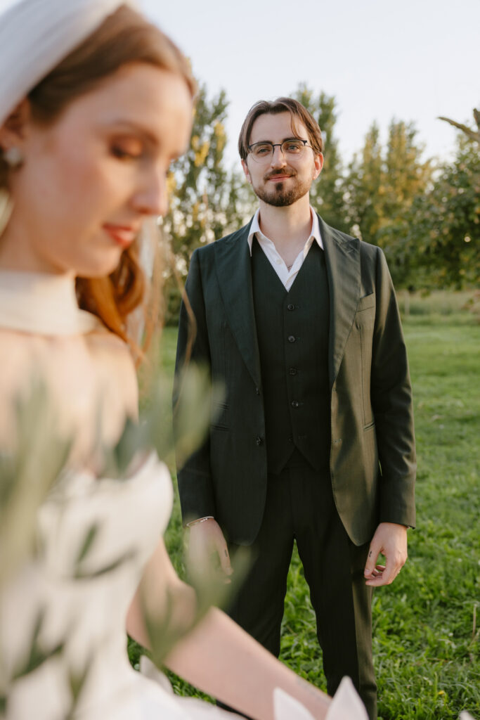 bride and groom portrait in Avignon Provence